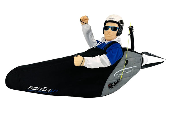 RC Paraglider Liegegurtzeug Auila LX auf weißem Hintergrund